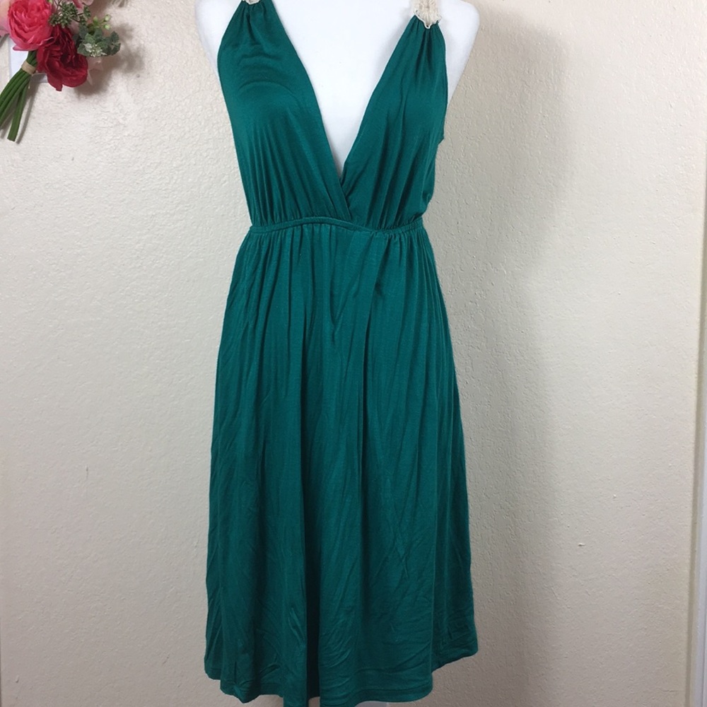 Green V neck dress 👗
